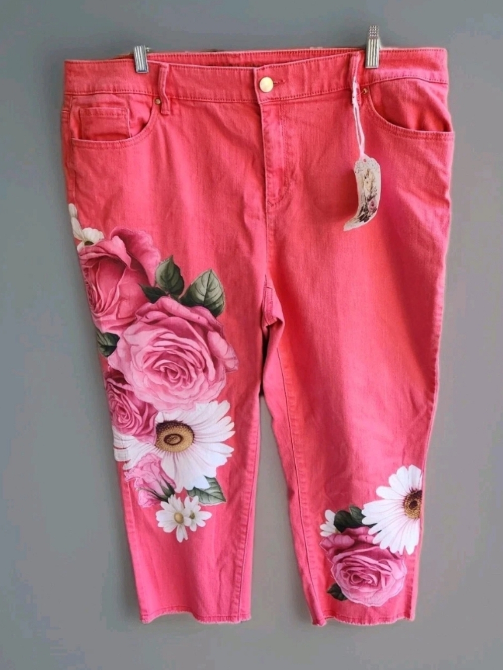 Chico's 3 Platinum denim jeans Cropped pants Capris  Coral Floral Size XL 14 16